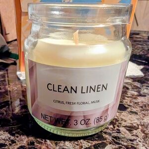 Clean Linen Scented Candle NEW